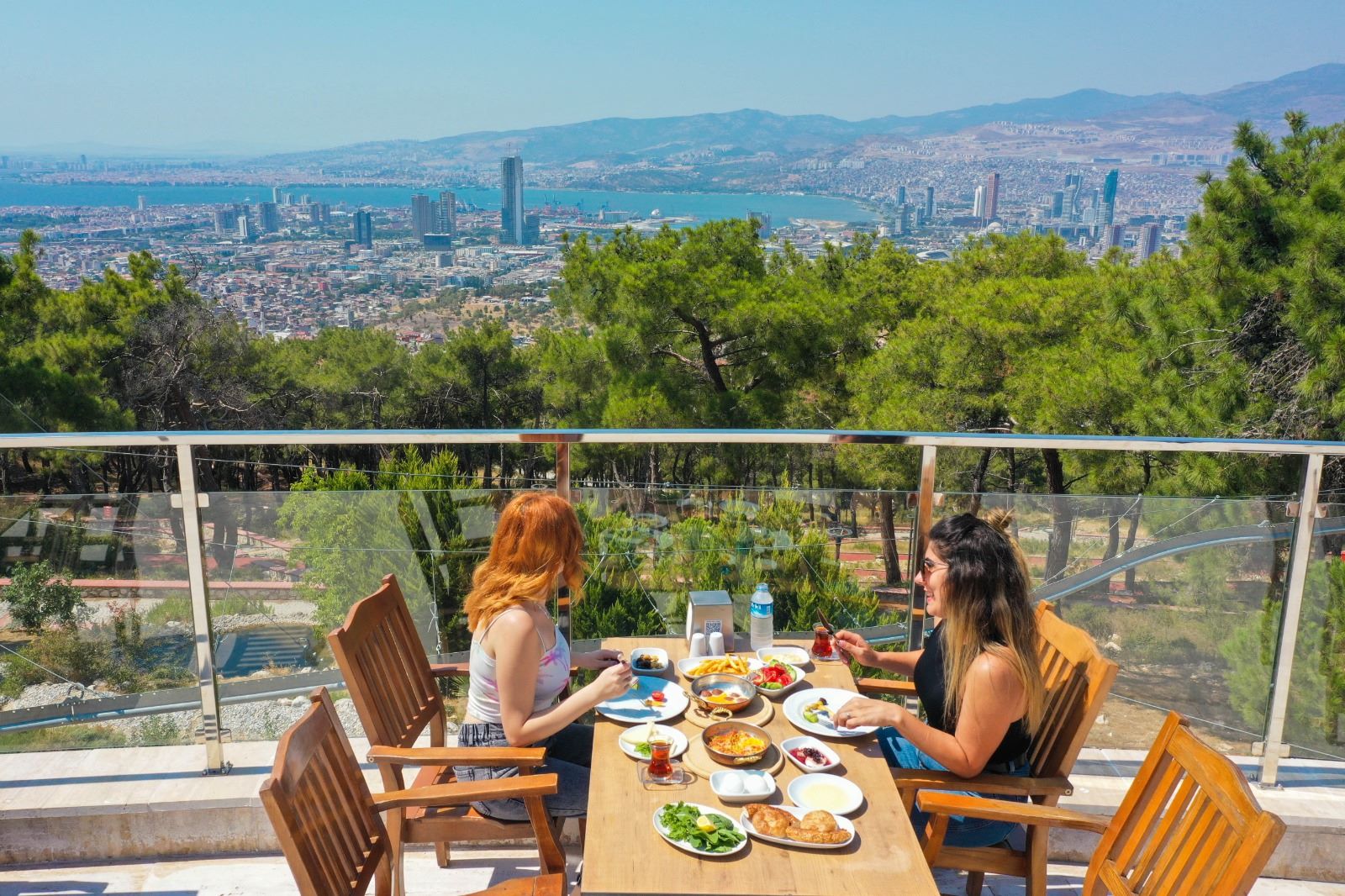 Konak Belediyesi’nin ödüllü tesisi Macera Parkı yazın gözdesi oldu Yazın bunaltıcı sıcaklarında alternatif arayanlar, Konak Belediyesi’nin ödüllü tesisi Çınartepe