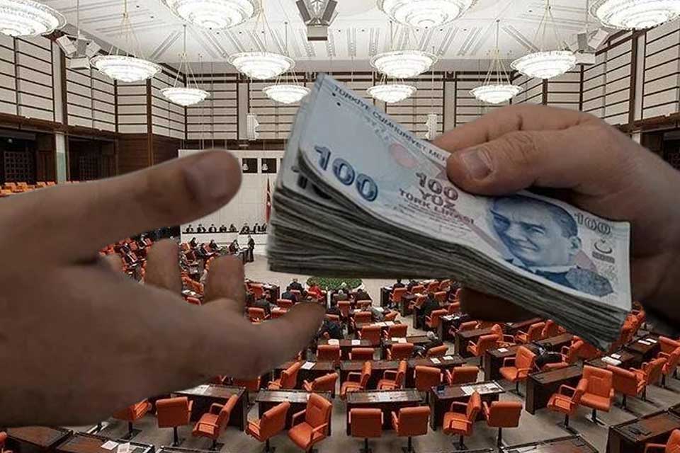 Emekli maaşına yüzde 25 zam Meclis’ten geçti… Seyyanen zam başka bahara kaldı Emekli maaşlarına yüzde 25 zam öngören torba kanun teklifindeki 18.