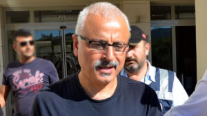 Gazeteci Merdan Yanardağ, Silivri'den yazdığı köşesinde günlerinin nasıl geçtiğini anlattı.