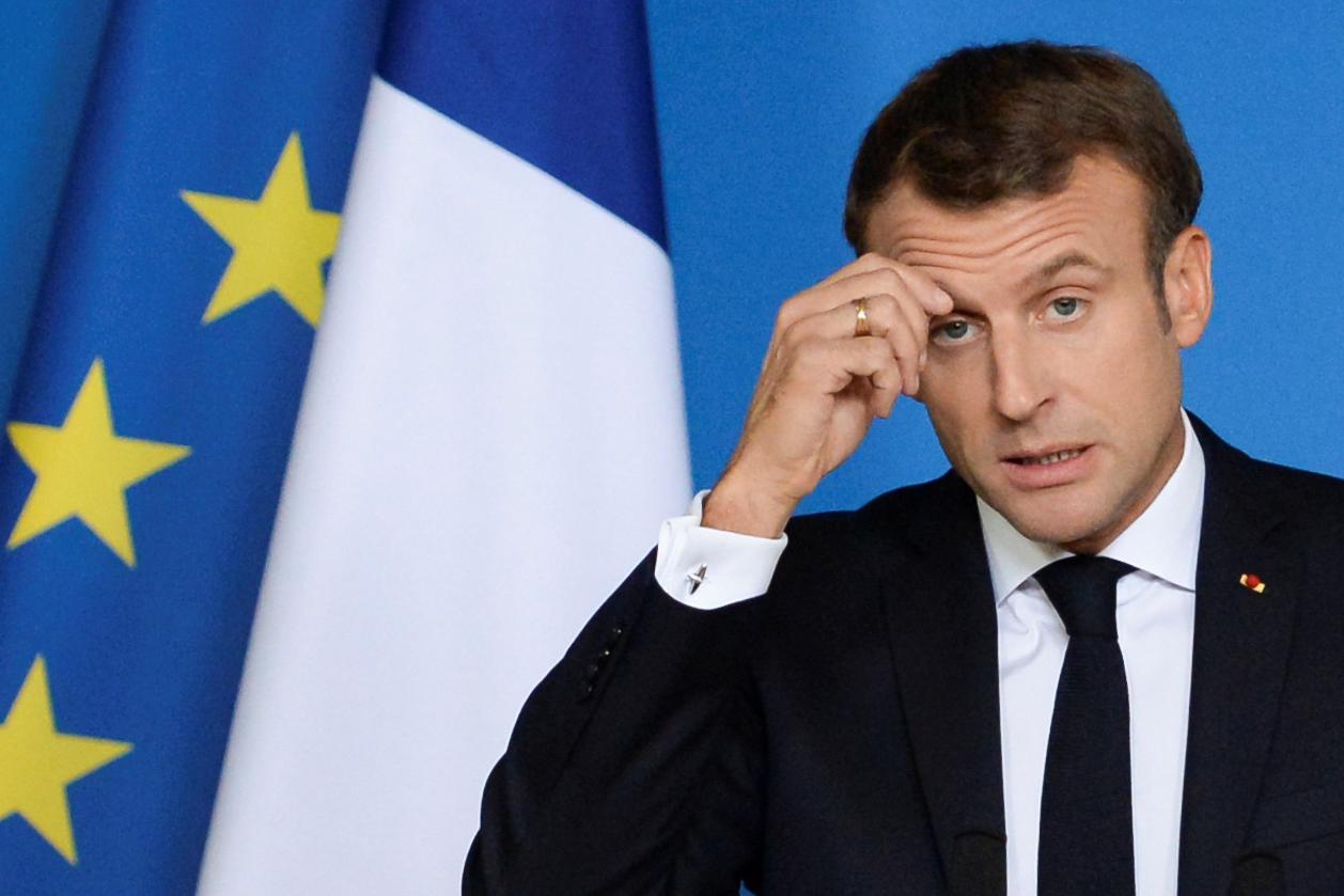 Fransa Cumhurbaşkanı Macron'un konutuna içinde kesik insan parmağı bulunan bir