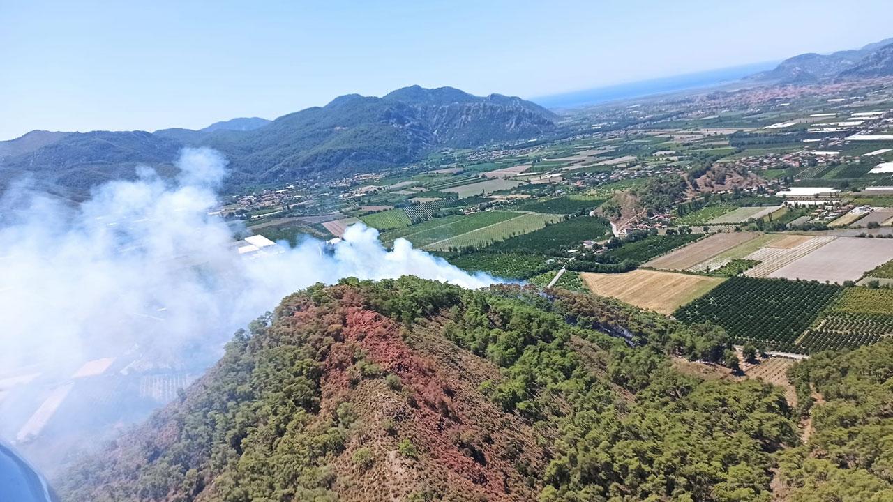 Muğla’nın Milas ilçesine bağlı Kısırlar Mahallesi yakınlarındaki ormanlık alanda yangın