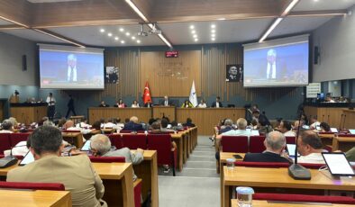 İzmir Büyükşehir Belediye Meclisi’nde Kentsel Dönüşüm Dairesi Başkanlığı’nın Kapatılması Tartışmaları