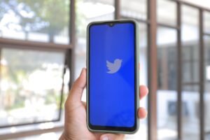 Sosyal medya platformu Twitter’a giren bazı kişiler, ‘kullanım limiti aşıldı’