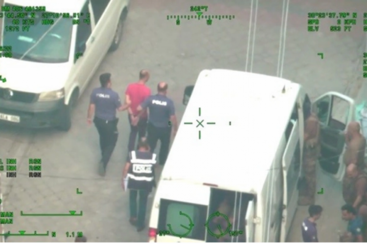 İzmir&nbsp;Asayiş Şube Müdürlüğü Gasp Büro Amirliği ekipleri, oto galeri ve