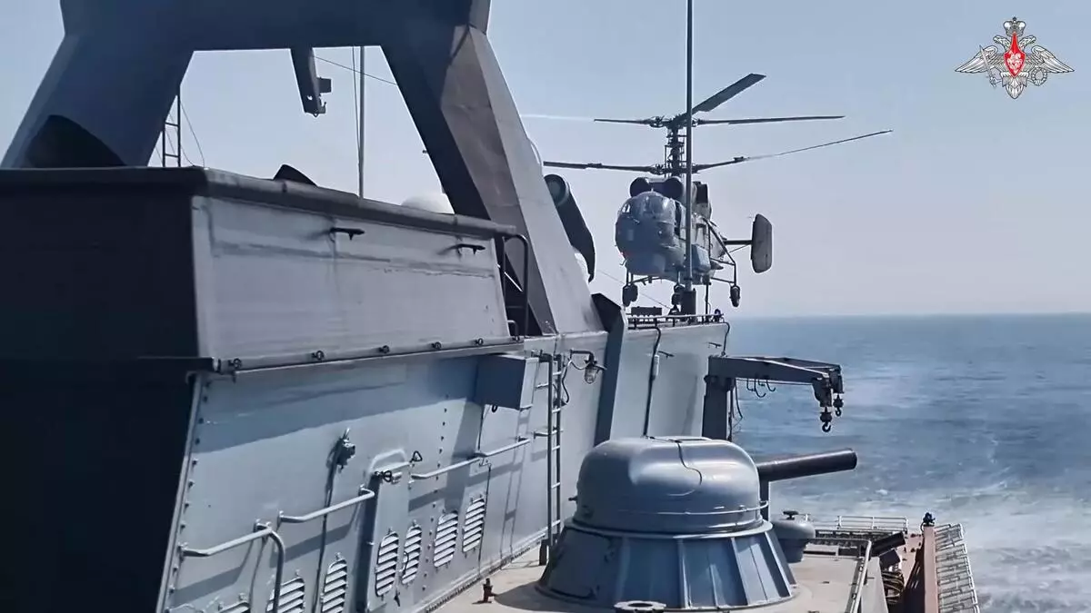 Rusya Savunma Bakanlığı’ndan tatbikata dair yapılan açıklamada tüm tatbikatların başarıyla