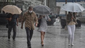 Meteoroloji yeni hava durumu tahmin raporunu yayımladı. Hava sıcaklıklarının hafta