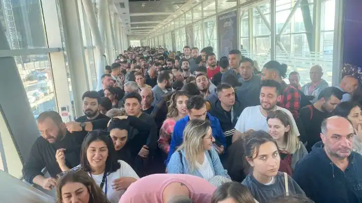 Telefon harcı 20 bin TL oldu: Vatandaşlar sınır kapılarına akın etti