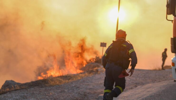 Yunanistan’da orman yangınları büyüyor: AB yangın söndürmeye destek gönderdi!