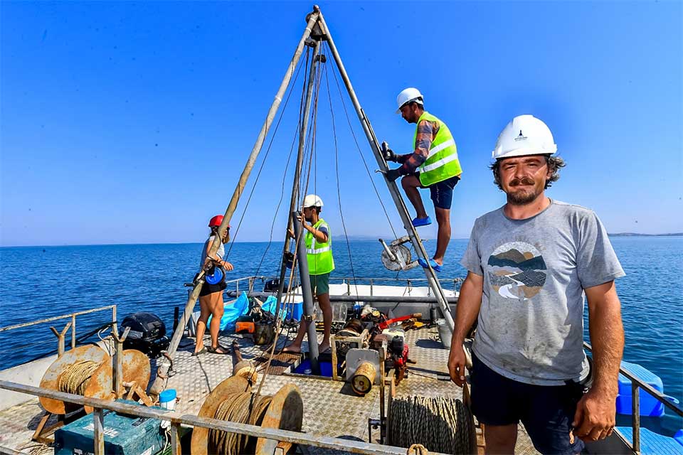 İzmir Körfezinde fay ve tsunami araştırmasında sona doğru İzmir Büyükşehir Belediyesi, depremsellik araştırması kapsamında denizdeki çalışmaların büyük bölümünü