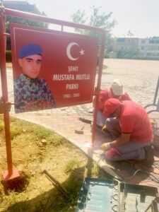 2003 yılında şehit olan Mustafa Mutlu’nun adı Menderes’te yaşayacak. Ailesinin