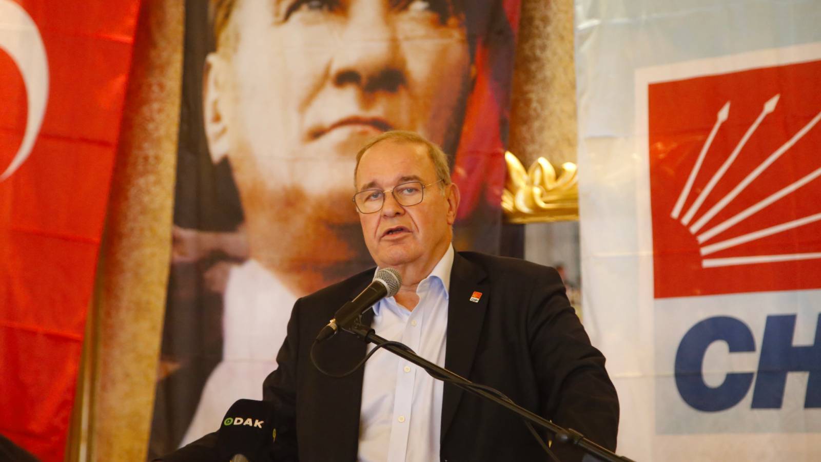 CHP Sözcüsü Faik Öztrak, parti içinde değişim sürecinin başladığını söyledi.