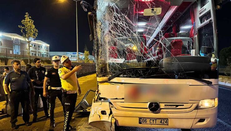 İzmir – Ankara Karayolu’nda panik… Yolcu otobüsü ile TIR çarpıştı
