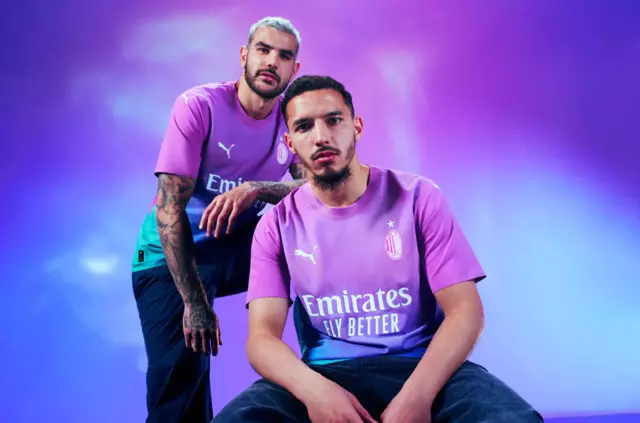 Milan, yeni formasında dikkat çeken renk seçimiyle konuşuluyor! Kulüp, yeni