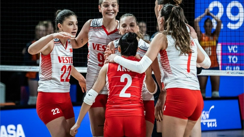 A Milli Kadın Voleybol Takımı, Avrupa Voleybol Şampiyonası'nda çeyrek finale