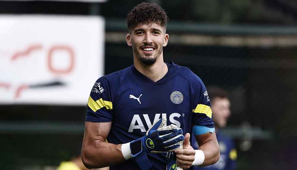 Fenerbahçe, Altay Bayındır Konusunda Ne Yönde Karar Aldı? Fenerbahçe’nin Gaziantep FK maçında taraftarların eleştirdiği ve takımdan ayrılacağına dair