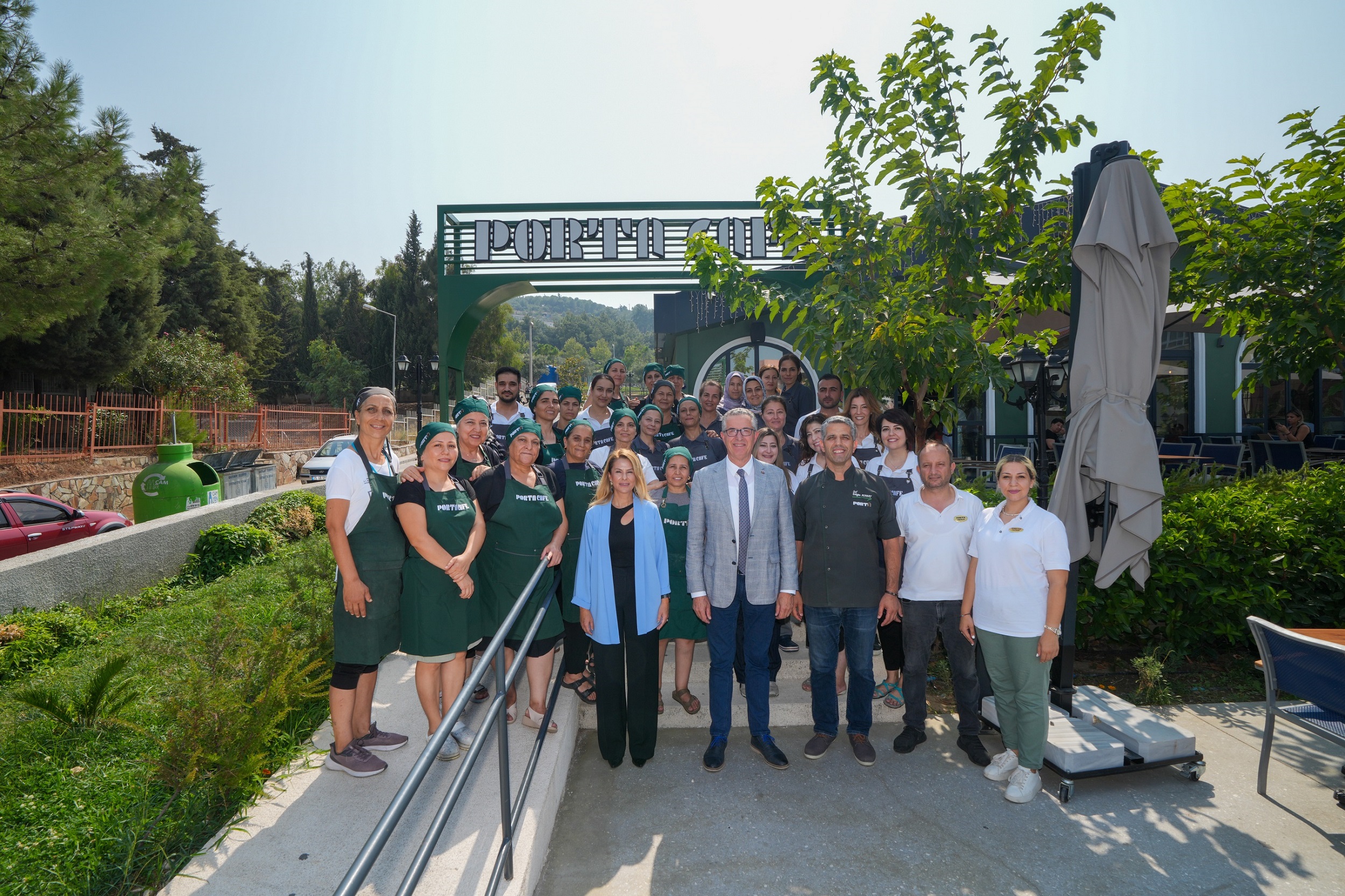 Gaziemirlilerin kaliteli hizmete ve sağlıklı gıdaya erişebilmeleri amacıyla 2 bin