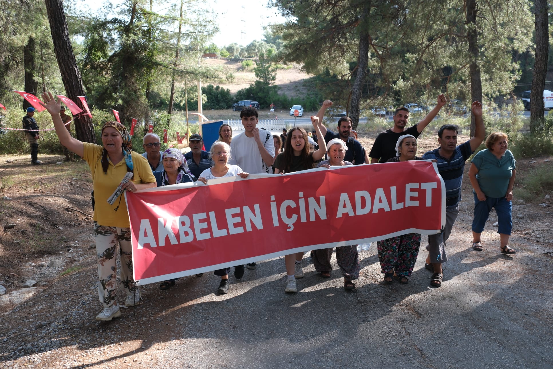 Muğla İkizköy’deki kömür maden sahasının genişletilmesi amacıyla Akbelen Ormanı’nda yapılan