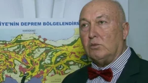 Prof. Dr. Ahmet Ercan, İzmir'deki depremin ardından yaptığı paylaşımda '2020