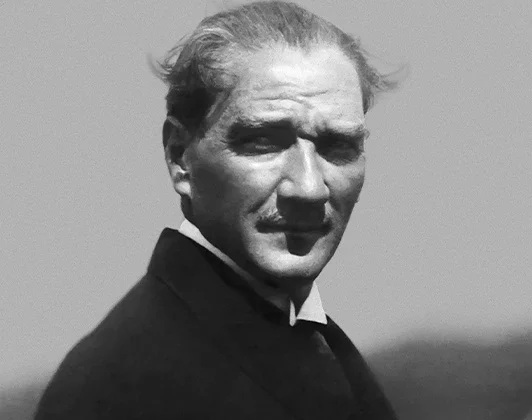 AK Parti’den şaşırtan sonuç: En çok beğenilen tarihsel kişilik Atatürk oldu