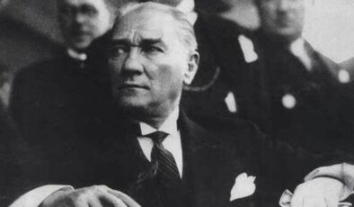 Yapay zeka ile Atatürk’e en sevdiği şarkıyı söylettiler