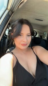 İzmir'de yaşayan ev kadını Gonca Akdemir (30) badem göz ve