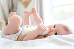 Bayraklı Belediyesi, aileleri desteklemek amacıyla emzirme ve bebek bakımı konularında
