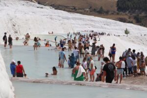 Denizli'nin doğal güzelliği Pamukkale'ye gelen ziyaretçi sayısı 1 milyon 150