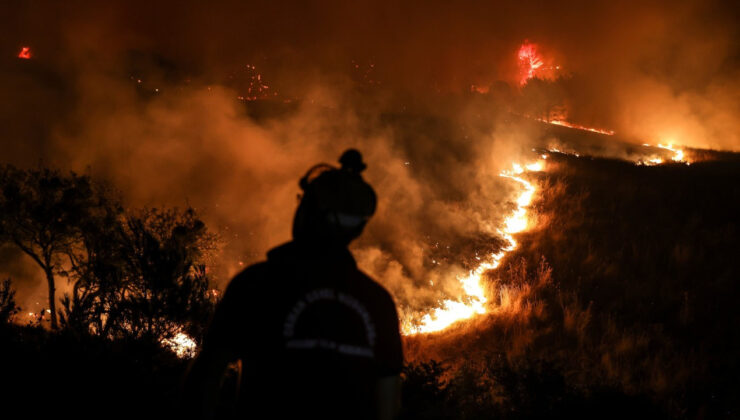 Çanakkale’de orman yangınına müdahale sürüyor: Evler hasar gördü, köyler boşaltıldı