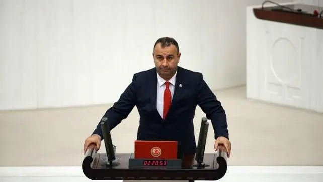 CHP İzmir Milletvekili Ednan Arslan, dağıtım şirketlerinin kamuya borçlarını ödememesini
Meclis