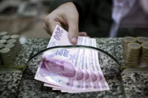 Memur ve memur emeklisi için toplu sözleşme görüşmeleri devam ederken,