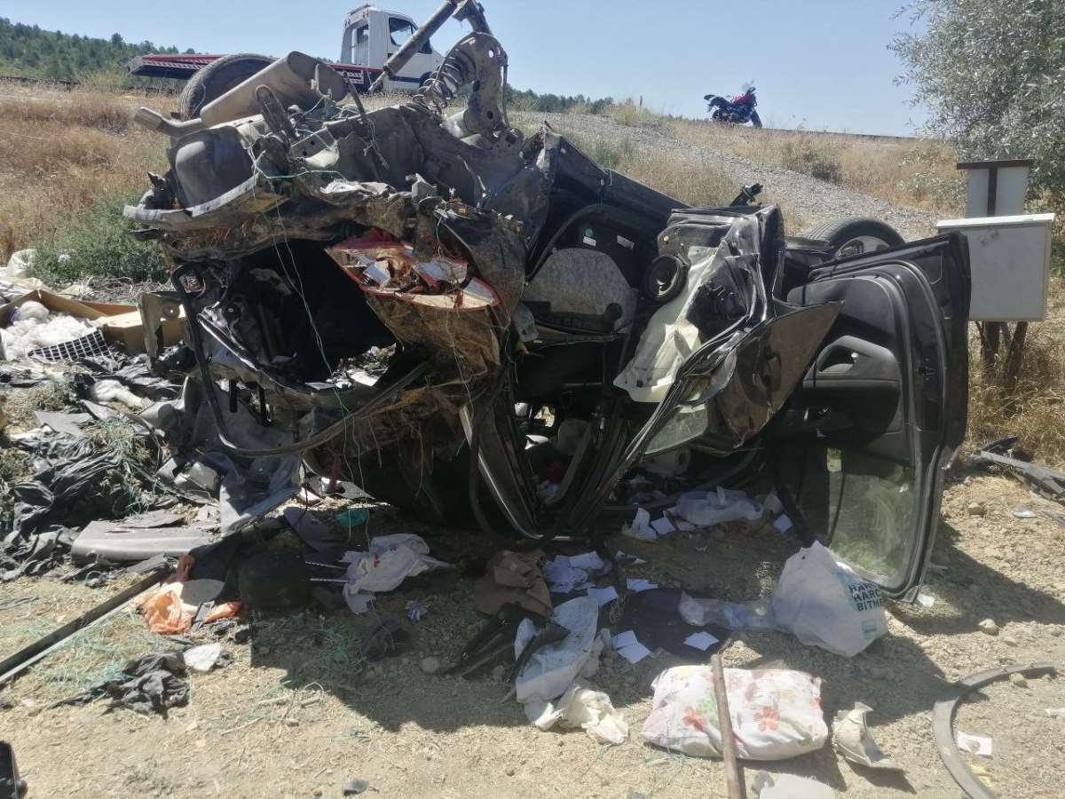 Isparta’da otomobil sürücüsünün direksiyon hakimiyetini kaybederek takla atması sonucu meydana