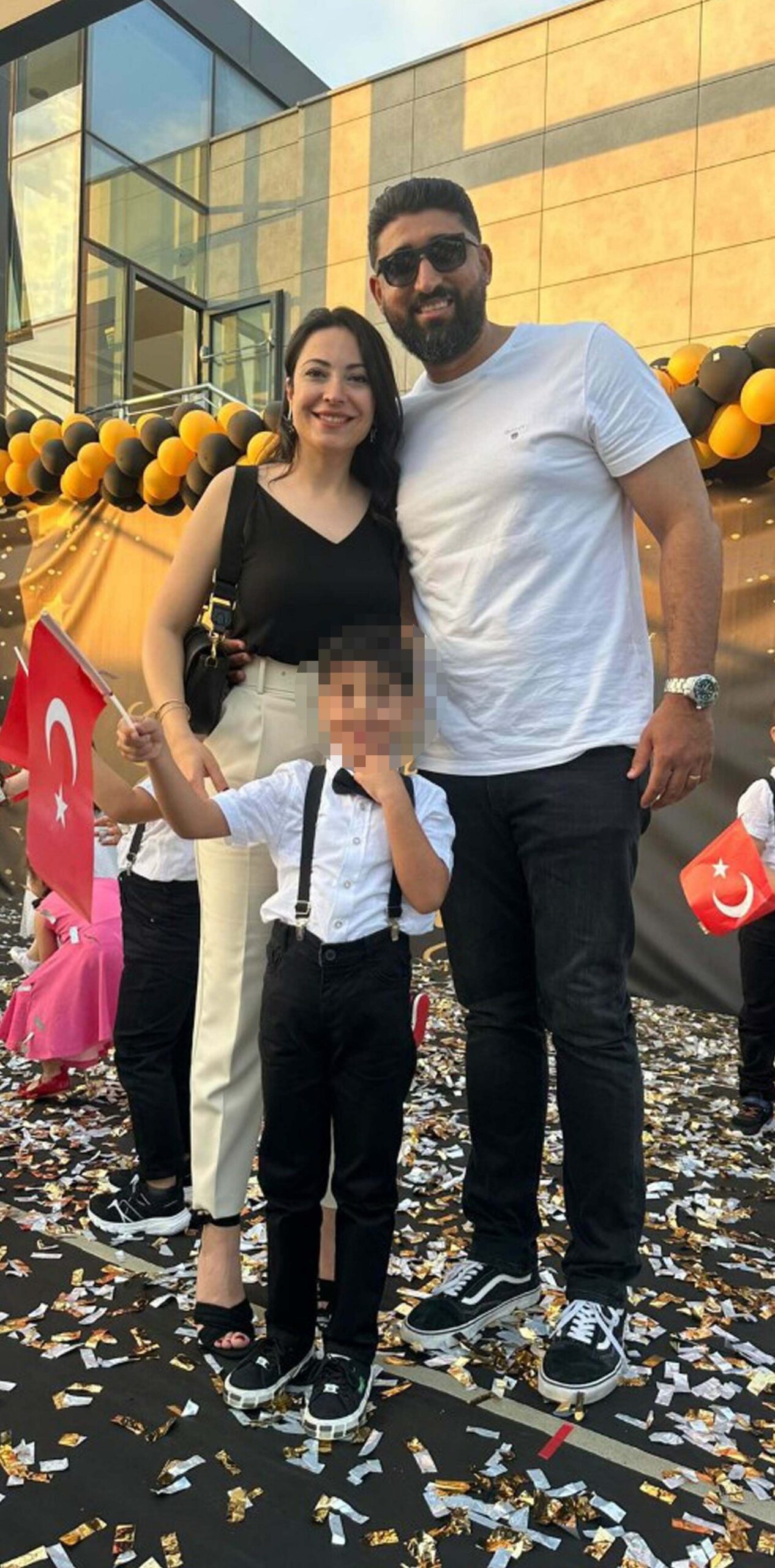 Manisa'da parkta dolaşan kalp hastası oğluna akülü arabasıyla çarpan çocuğu