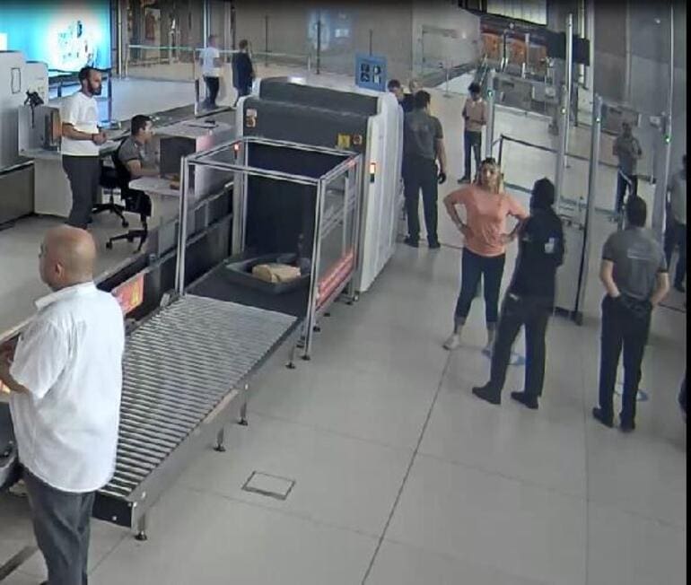 İstanbul Havalimanı Emniyet Şube Müdürlüğü ekipleri, Dubai'den İstanbul'a gelen İranlı