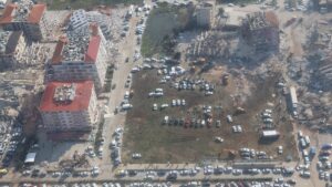 Kahramanmaraş merkezli depremlerde Hatay’ın Antakya ilçesinde yıkılan Iraz Apartmanı'nın enkazında