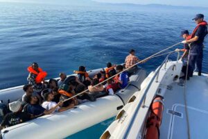 İzmir'in Menderes, Karaburun, Foça ve Çeşme ilçesi açıklarında Yunanistan unsurlarınca