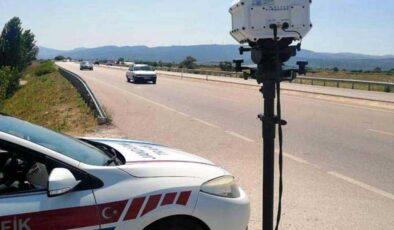 İzmir’deki trafikte denetiminde sürücülere ceza yağdı