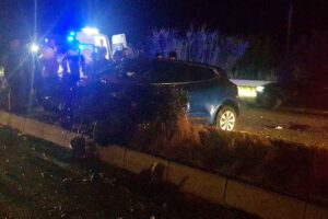 Muğla'nın Milas ilçesinde, 2 otomobil ve 1 kamyonetin karıştığı kazada,