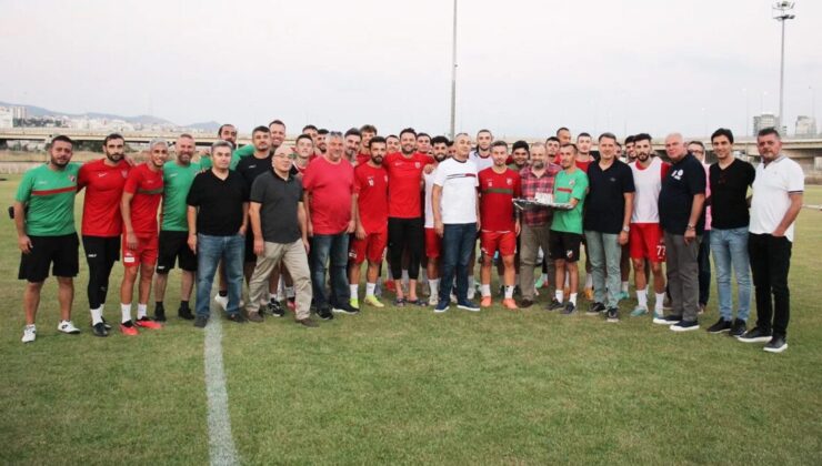 Karşıyaka’dan 21 futbolcu gitti!