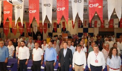 Çeşme’de CHP kongresi: Kavasoğlulları güven tazeledi