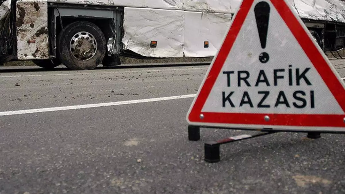 Yozgat’ın Sorgun ilçesinde meydana gelen feci trafik kazasında, yolcu otobüsü