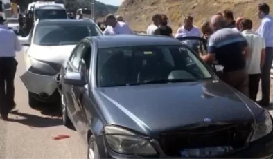 Kılıçdaroğlu’nun konvoyunda zincirleme kaza; 7 otomobil kazaya karıştı!
