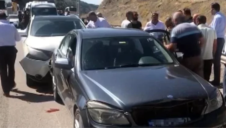 Kılıçdaroğlu’nun konvoyunda zincirleme kaza; 7 otomobil kazaya karıştı!