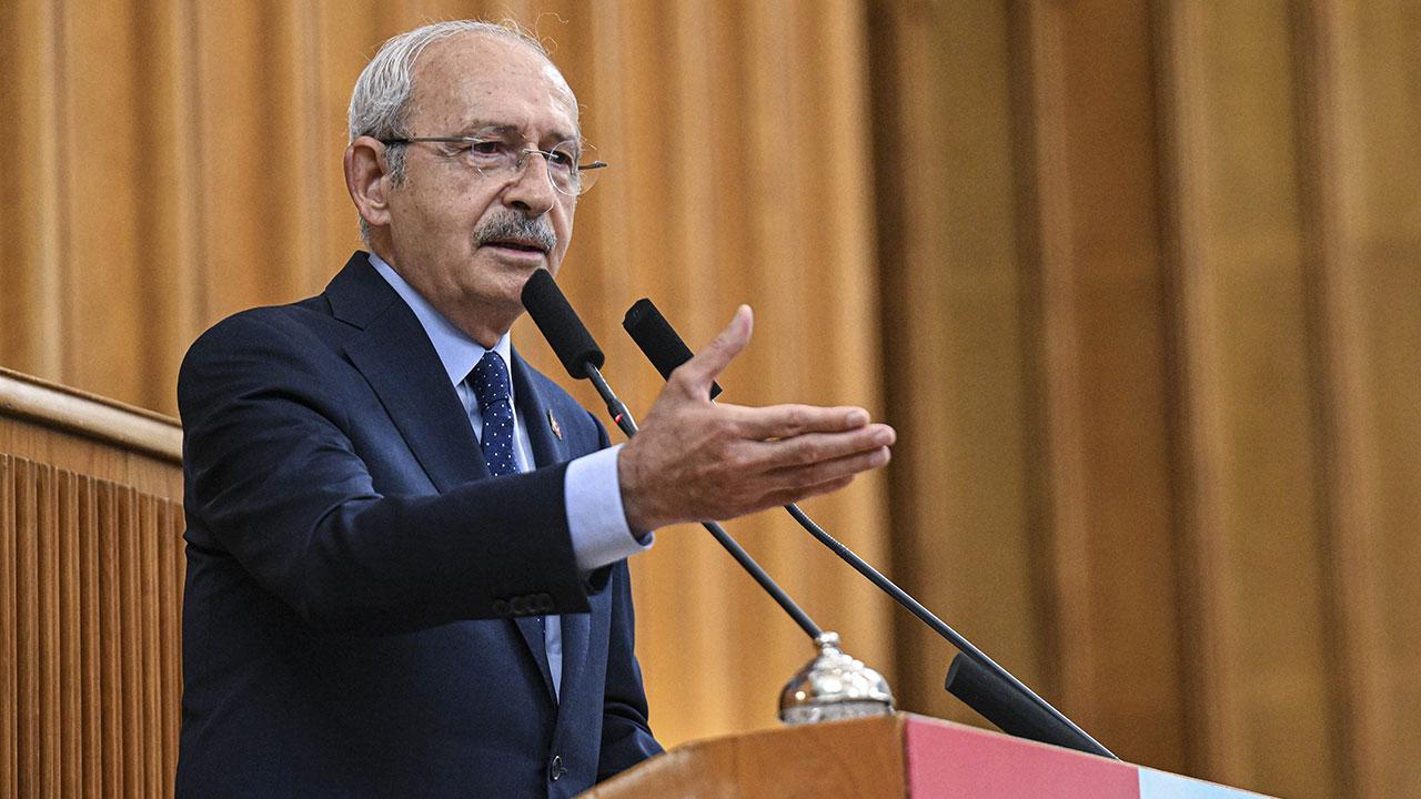CHP Genel Merkezi’nde gündemdeki konulara ilişkin sorular yöneltilen CHP Genel