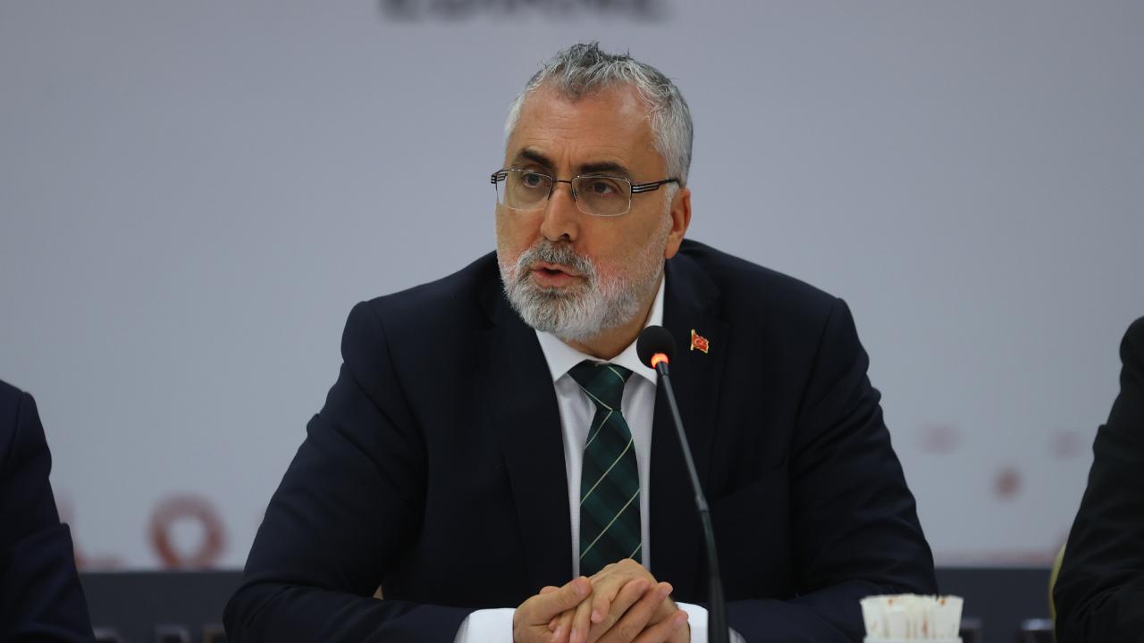 Çalışma ve Sosyal Güvenlik Bakanı Vedat Işıkhan, “Yavaş yavaş 5-6 ayımız kaldı
