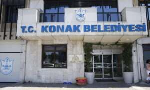 Özkiraz, sosyal medya hesabından yaptığı paylaşımda, Kemal Kılıçdaroğlu’nun İzmir’de kendi