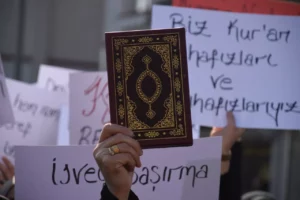 Son dönemde birçok ülkenin tepkisine rağmen Kuran yakma provokasyonlarının devam