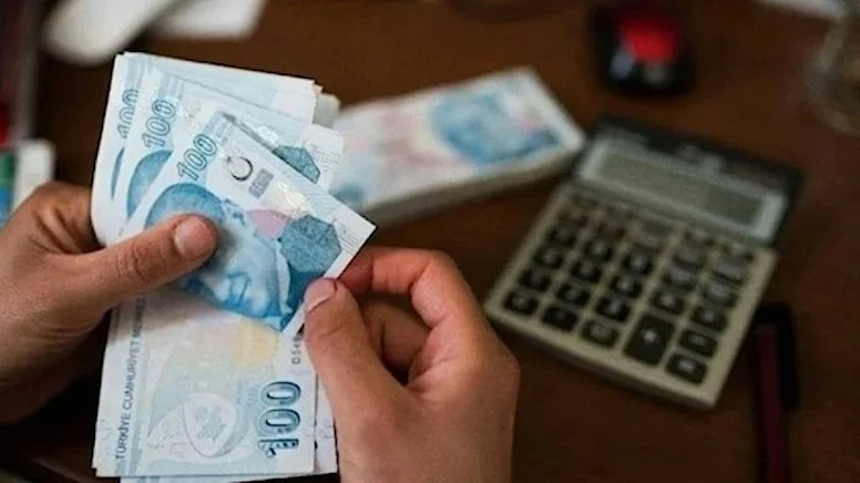 Memur ve memur emeklilerini ilgilendiren Kamu Toplu Sözleşmesi'nde yeni bir