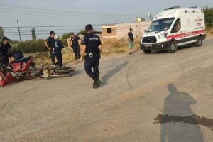 İki motosikletin çarpıştığı kazada 1 kişi öldü, 2 kişi yaralandı.