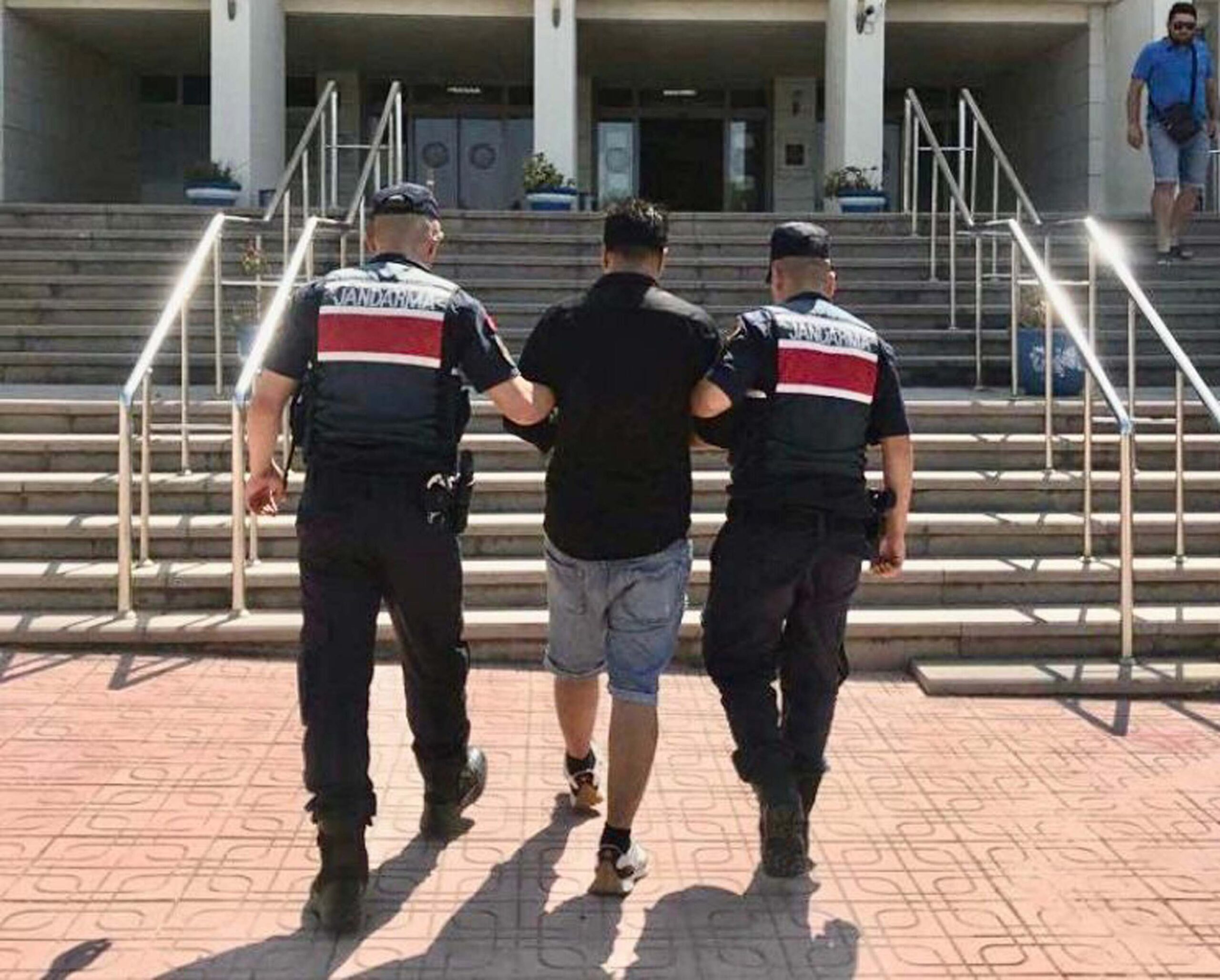 Muğla'nın Bodrum ilçesinde, hakkında 'silahlı yağma' suçundan 23 yıl 2