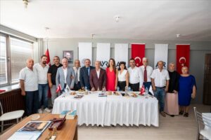 İzmir Büyükşehir Belediye Başkanı Tunç Soyer, Ağrı Dernekleri Konfederasyonu Ege